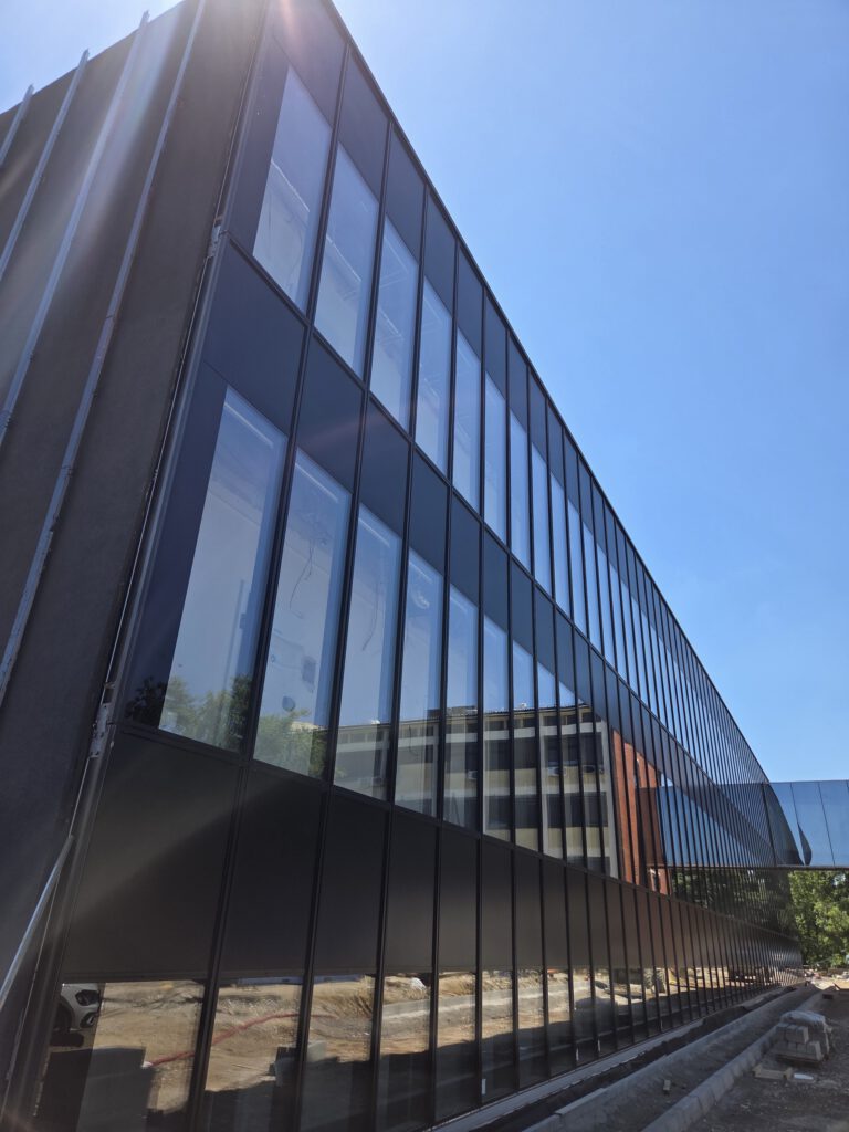 Institut Ruđer Bošković — aluminijska fasada, fotografija 9